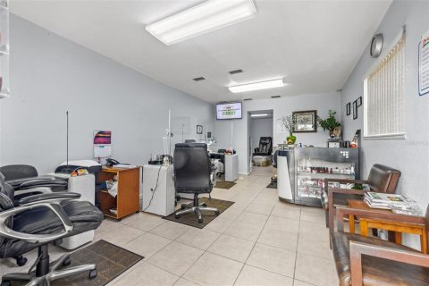 Propiedad comercial en venta en Saint Petersburg, Florida, 258.18 m2 № 1262617 - foto 6