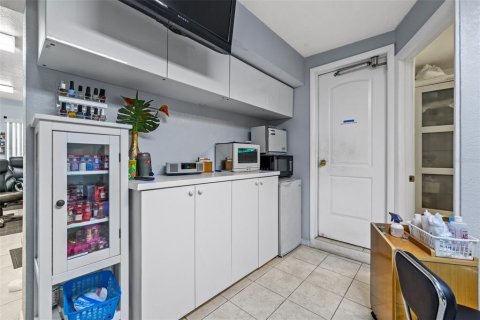 Propiedad comercial en venta en Saint Petersburg, Florida, 258.18 m2 № 1262617 - foto 10