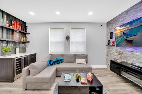 Condo in Miramar, Florida, 2 bedrooms № 2076080 - photo 8