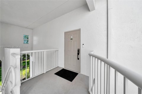 Condo in Miramar, Florida, 2 bedrooms № 2076080 - photo 24