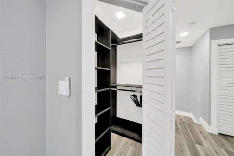 Condo in Miramar, Florida, 2 bedrooms № 2076080 - photo 21