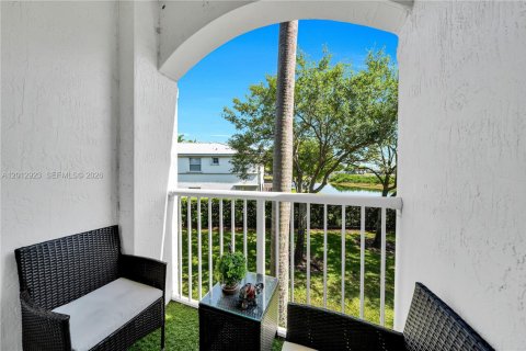 Condo in Miramar, Florida, 2 bedrooms № 2076080 - photo 22