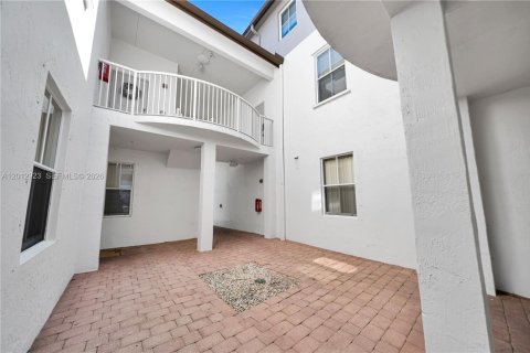 Condo in Miramar, Florida, 2 bedrooms № 2076080 - photo 26