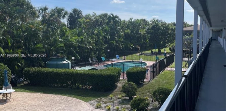 Apartment in Hollywood, Florida 1 bedroom, 63.17 sq.m. № 2002049