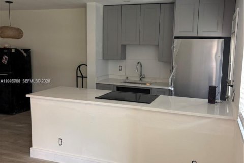 Apartment in Hollywood, Florida 1 bedroom, 63.17 sq.m. № 2002049 - photo 7