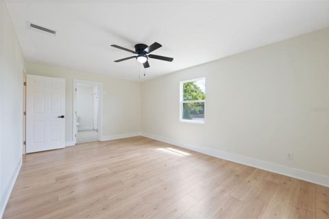 House in Spring Hill, Florida 2 bedrooms, 120.4 sq.m. № 1902307 - photo 11