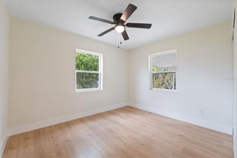 House in Spring Hill, Florida 2 bedrooms, 120.4 sq.m. № 1902307 - photo 28