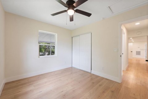 House in Spring Hill, Florida 2 bedrooms, 120.4 sq.m. № 1902307 - photo 15