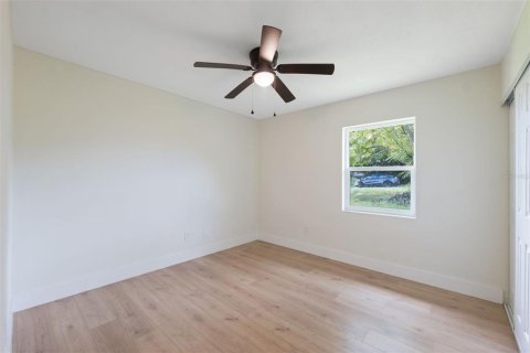 House in Spring Hill, Florida 2 bedrooms, 120.4 sq.m. № 1902307 - photo 18
