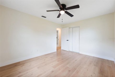 House in Spring Hill, Florida 2 bedrooms, 120.4 sq.m. № 1902307 - photo 13