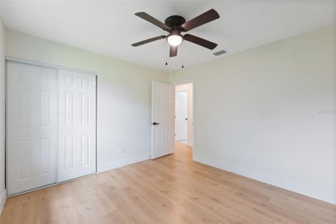 House in Spring Hill, Florida 2 bedrooms, 120.4 sq.m. № 1902307 - photo 17