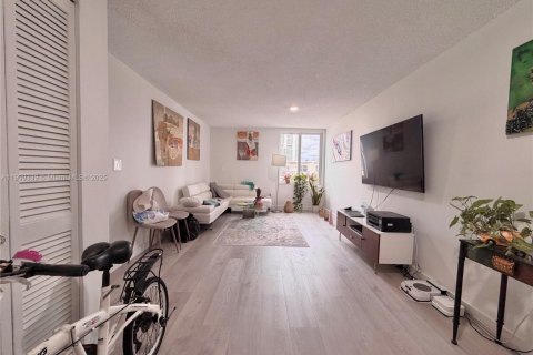 Снять в аренду кондоминиум в Санни-Айлс-Бич, Флорида 1 спальня, 65.96м2, № 1964993 - фото 3