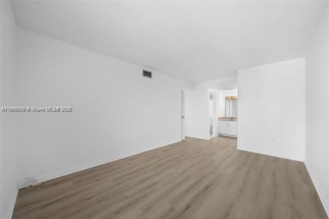 Снять в аренду кондоминиум в Санни-Айлс-Бич, Флорида 1 спальня, 65.96м2, № 1964993 - фото 14