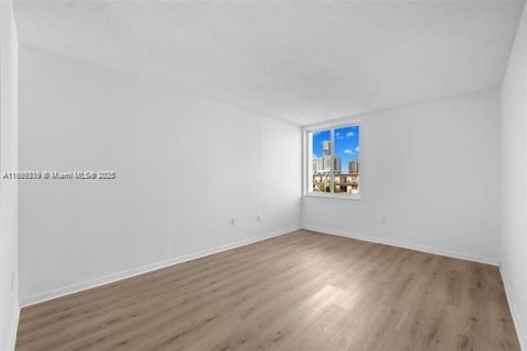 Снять в аренду кондоминиум в Санни-Айлс-Бич, Флорида 1 спальня, 65.96м2, № 1964993 - фото 12