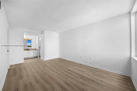 Снять в аренду кондоминиум в Санни-Айлс-Бич, Флорида 1 спальня, 65.96м2, № 1964993 - фото 13