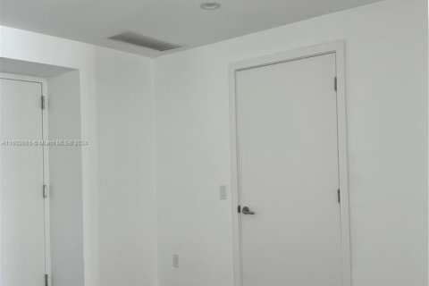 Купить кондоминиум в Майами, Флорида 1 спальня, 56.67м2, № 1958492 - фото 5