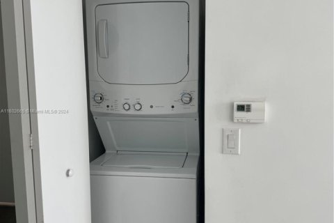 Купить кондоминиум в Майами, Флорида 1 спальня, 56.67м2, № 1958492 - фото 9