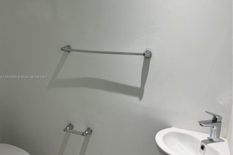 Купить кондоминиум в Майами, Флорида 1 спальня, 56.67м2, № 1958492 - фото 10