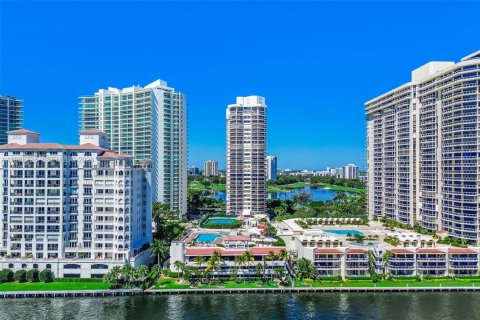 Купить кондоминиум в Авентура, Флорида 1 спальня, 91.04м2, № 2057748 - фото 30