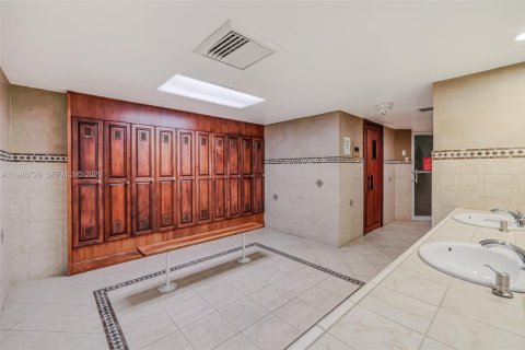 Купить кондоминиум в Авентура, Флорида 1 спальня, 91.04м2, № 2057748 - фото 24