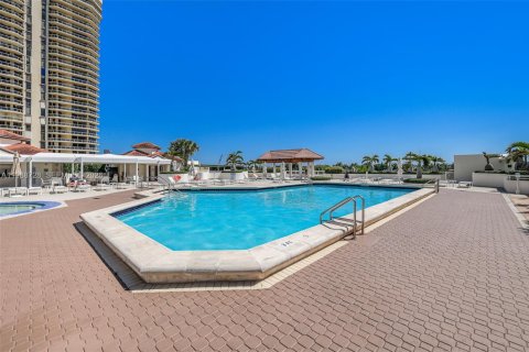 Купить кондоминиум в Авентура, Флорида 1 спальня, 91.04м2, № 2057748 - фото 27