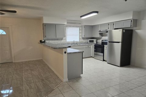 House in Lakeland, Florida 3 bedrooms, 110.18 sq.m. № 1528832 - photo 3
