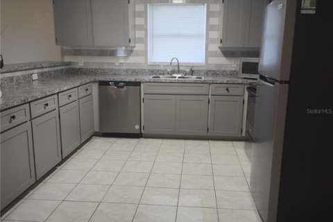House in Lakeland, Florida 3 bedrooms, 110.18 sq.m. № 1528832 - photo 10