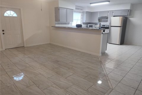 House in Lakeland, Florida 3 bedrooms, 110.18 sq.m. № 1528832 - photo 14