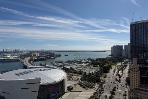 Condo in Miami, Florida, 2 bedrooms № 1989548 - photo 4