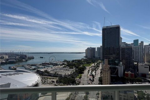 Condo in Miami, Florida, 2 bedrooms № 1989548 - photo 3