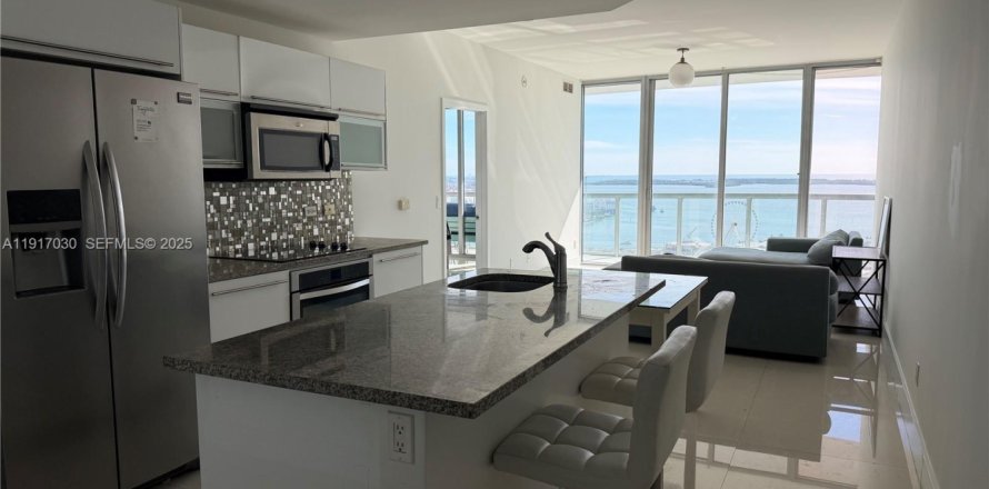 Condo in Miami, Florida, 2 bedrooms № 1989548