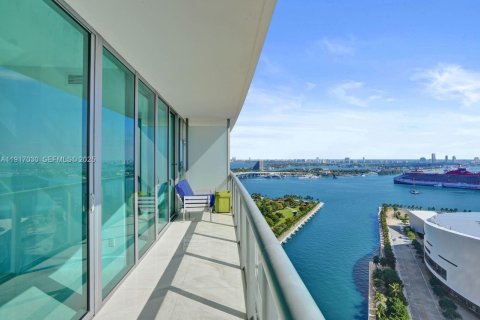 Condo in Miami, Florida, 2 bedrooms  № 1989548 - photo 11