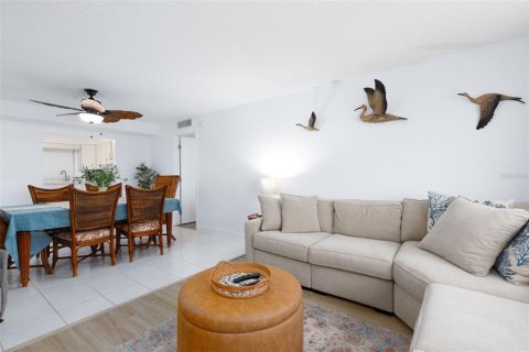 Copropriété à louer à Treasure Island, Floride: 3 chambres, 153.29 m2 № 1393733 - photo 4