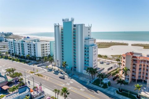 Copropriété à louer à Treasure Island, Floride: 3 chambres, 153.29 m2 № 1393733 - photo 1