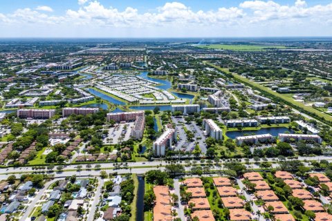 Condo in Delray Beach, Florida, 2 bedrooms № 2248390 - photo 22
