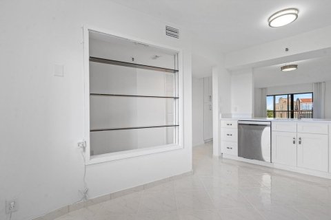 Condo in Delray Beach, Florida, 2 bedrooms № 2248390 - photo 4