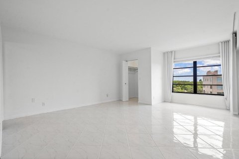 Condo in Delray Beach, Florida, 2 bedrooms № 2248390 - photo 6