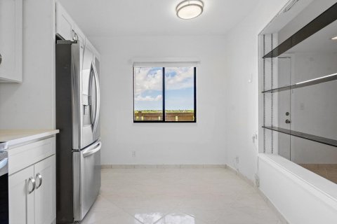 Condo in Delray Beach, Florida, 2 bedrooms № 2248390 - photo 3