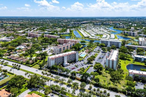 Condo in Delray Beach, Florida, 2 bedrooms № 2248390 - photo 23
