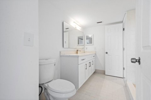Condo in Delray Beach, Florida, 2 bedrooms № 2248390 - photo 11