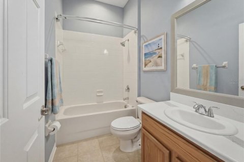 House in New Port Richey, Florida 4 bedrooms, 289.3 sq.m. № 2209748 - photo 27