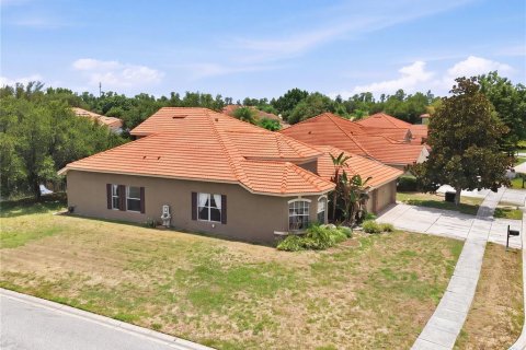 House in New Port Richey, Florida 4 bedrooms, 289.3 sq.m. № 2209748 - photo 3