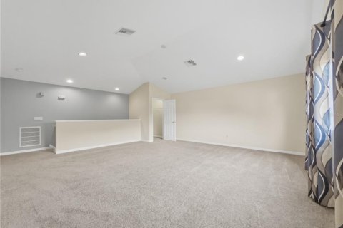 House in New Port Richey, Florida 4 bedrooms, 289.3 sq.m. № 2209748 - photo 30