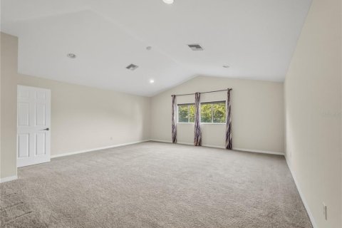 House in New Port Richey, Florida 4 bedrooms, 289.3 sq.m. № 2209748 - photo 29
