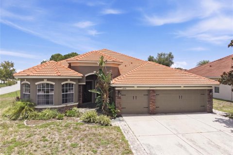 House in New Port Richey, Florida 4 bedrooms, 289.3 sq.m. № 2209748