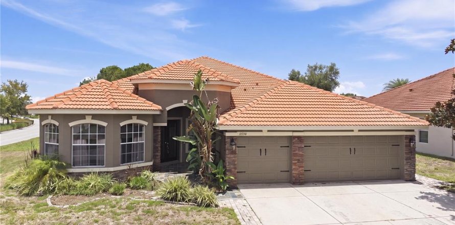 House in New Port Richey, Florida 4 bedrooms, 289.3 sq.m. № 2209748
