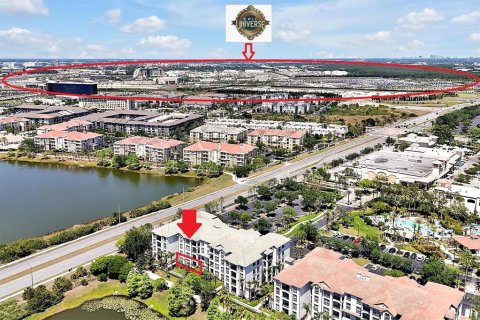 Condo in Orlando, Florida, 3 bedrooms № 2396039