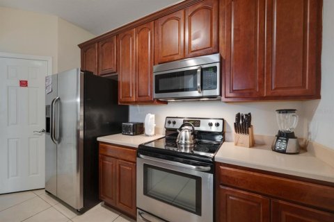 Condo in Orlando, Florida, 3 bedrooms  № 2396039 - photo 12