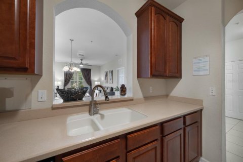 Condo in Orlando, Florida, 3 bedrooms  № 2396039 - photo 13