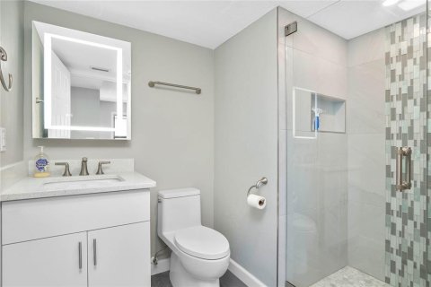 Condominio en venta en Cape Coral, Florida, 4 dormitorios, 214.14 m2 № 1732795 - foto 27